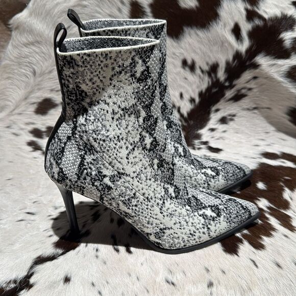 Steve Madden Ender Bootie Size 7.5 B12A - Picture 5 of 10